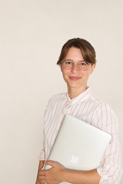 Portrait Cecile Staller - ceciweb - WordPress Freelancerin Region Schwarzwald-Baar-Kreis, Donaueschingen - Professionelle Website erstellen lassen. Die Website-Komplettlösung für Selbständige.